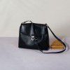 Autumn and winter new niche retro shoulder bag with large capacity, fashionable and simple cowhide handbag, versatile for commuting, and postal bag 