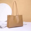 Genuine leather tote bag, new niche cowhide soft leather bucket bag, commuting bag, shoulder bag, women's large capacity, versatile 