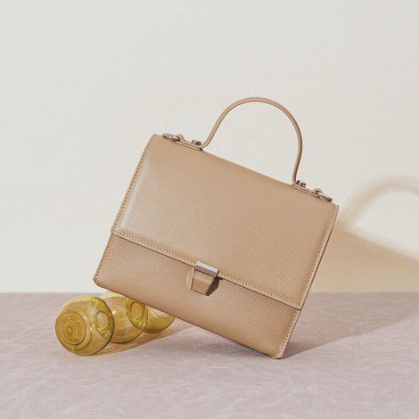 Retro minimalist doctor's bag with niche design, crossbody bag with high-end feel, large capacity leather shoulder bag 