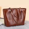 Large bag women's fashionable shoulder bag, commuting tote bag, cowhide handbag, large capacity women's bag 