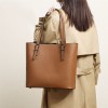 Tote large bag, fashionable shoulder bag, female niche design, commuting large bag, female bag 