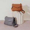 Postal bag with niche design, crossbody bag, versatile for commuting, large capacity leather shoulder bag 