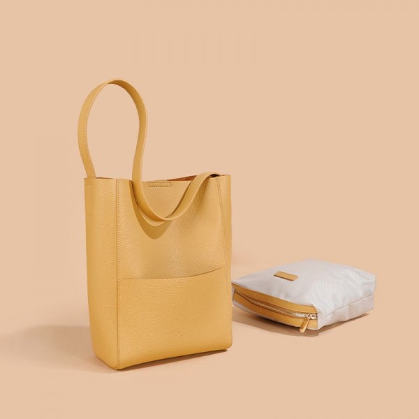 Wide shoulder strap ...